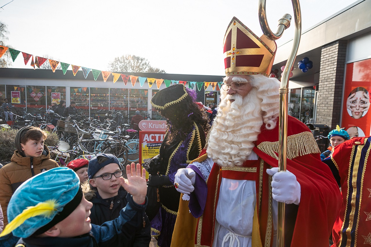 Foto's: Sinterklaas bezoekt Bargeres