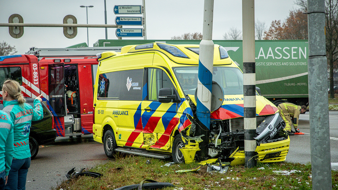 Inbrekers stelen voor duizenden euro's aan mobiele telefoons bij Media Markt  Hengelo - RTV Oost