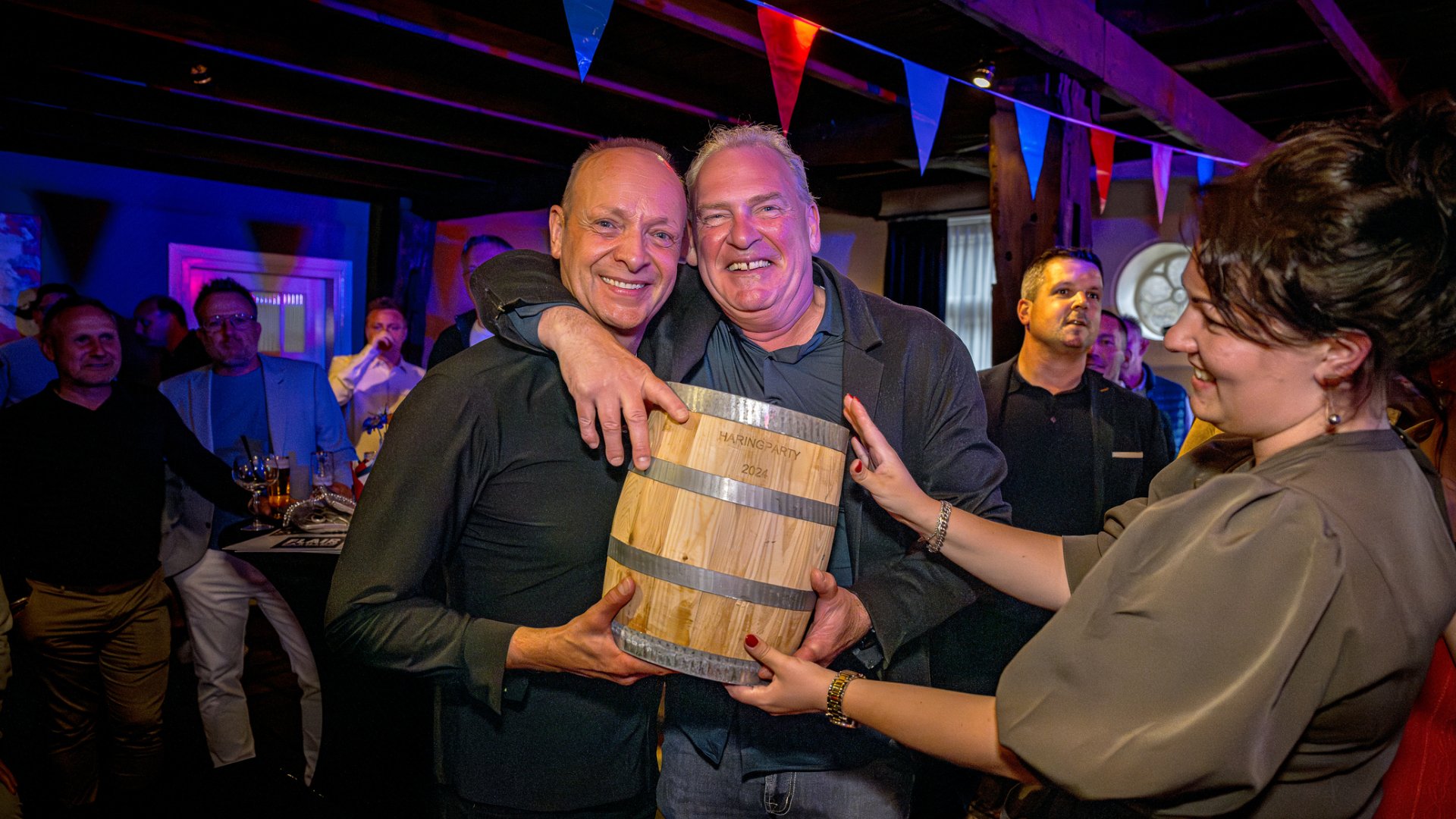 Emmer Haringparty haalt 25.000 euro op voor Stichting Villa Joep