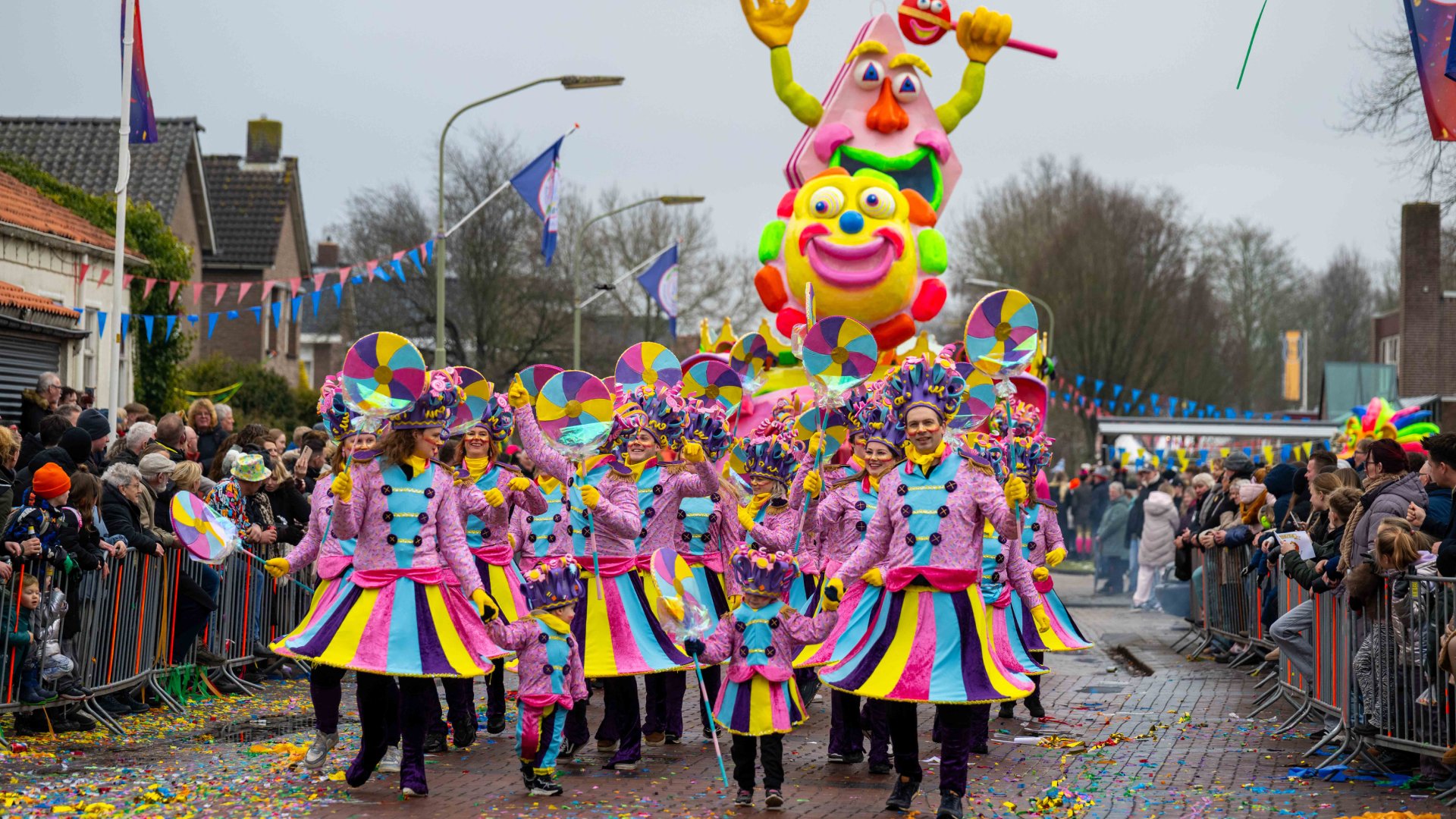 In Beeld: Rosenmontag-optocht in Stiekelstad