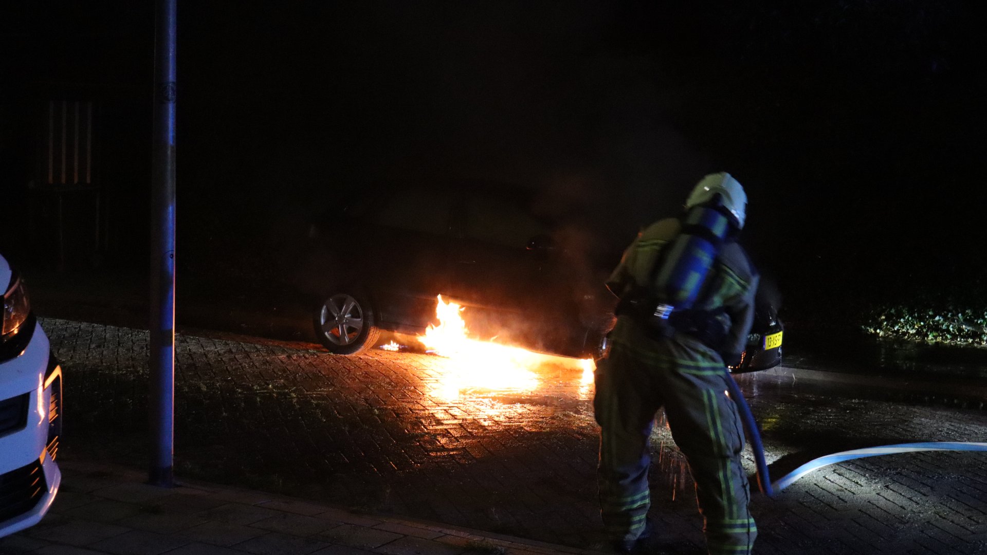 Auto verwoest door brand in Coevorden