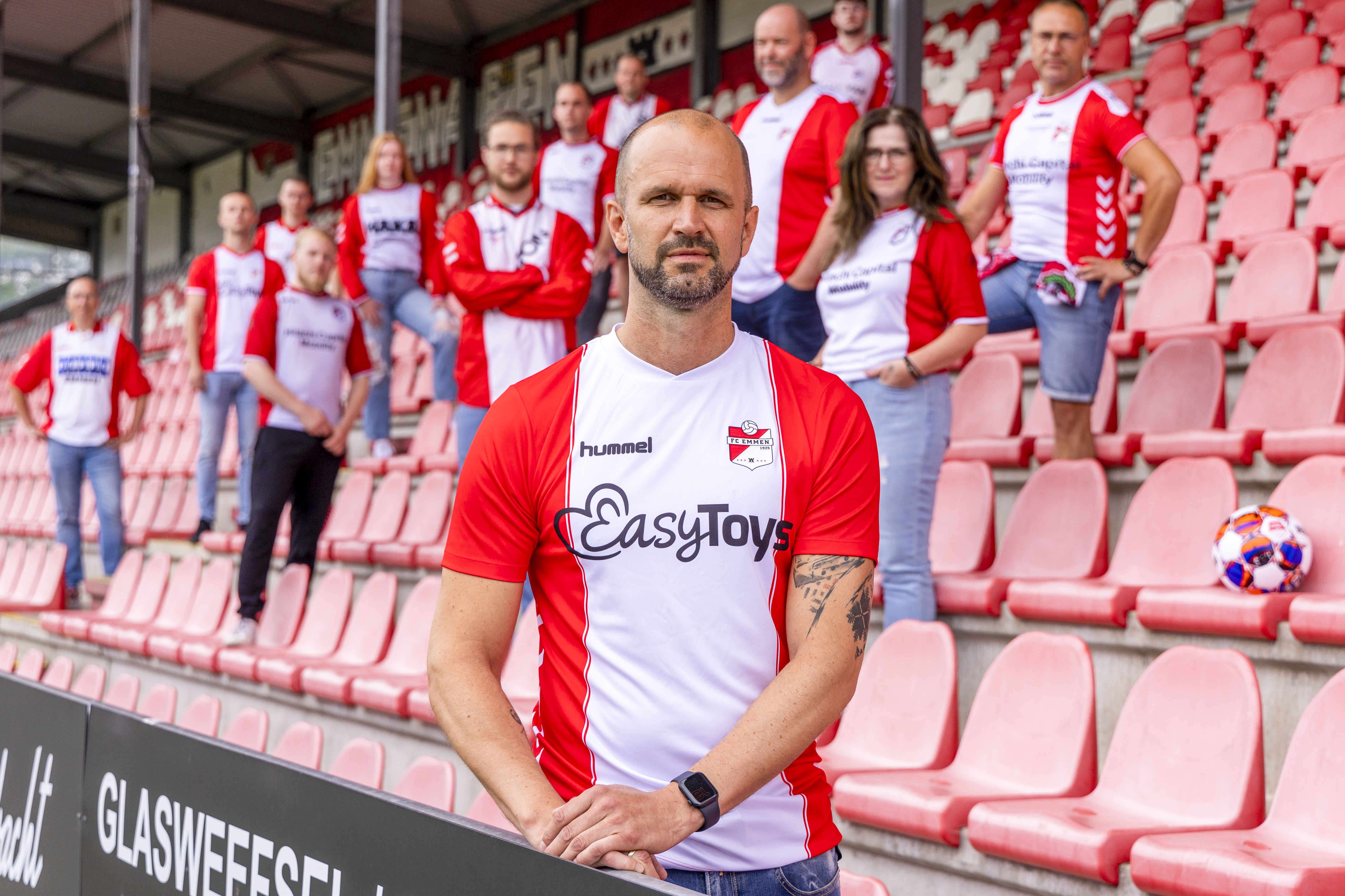 compileren atmosfeer waterbestendig ZO!34 - FC Emmen presenteert thuistenue 2023/2024