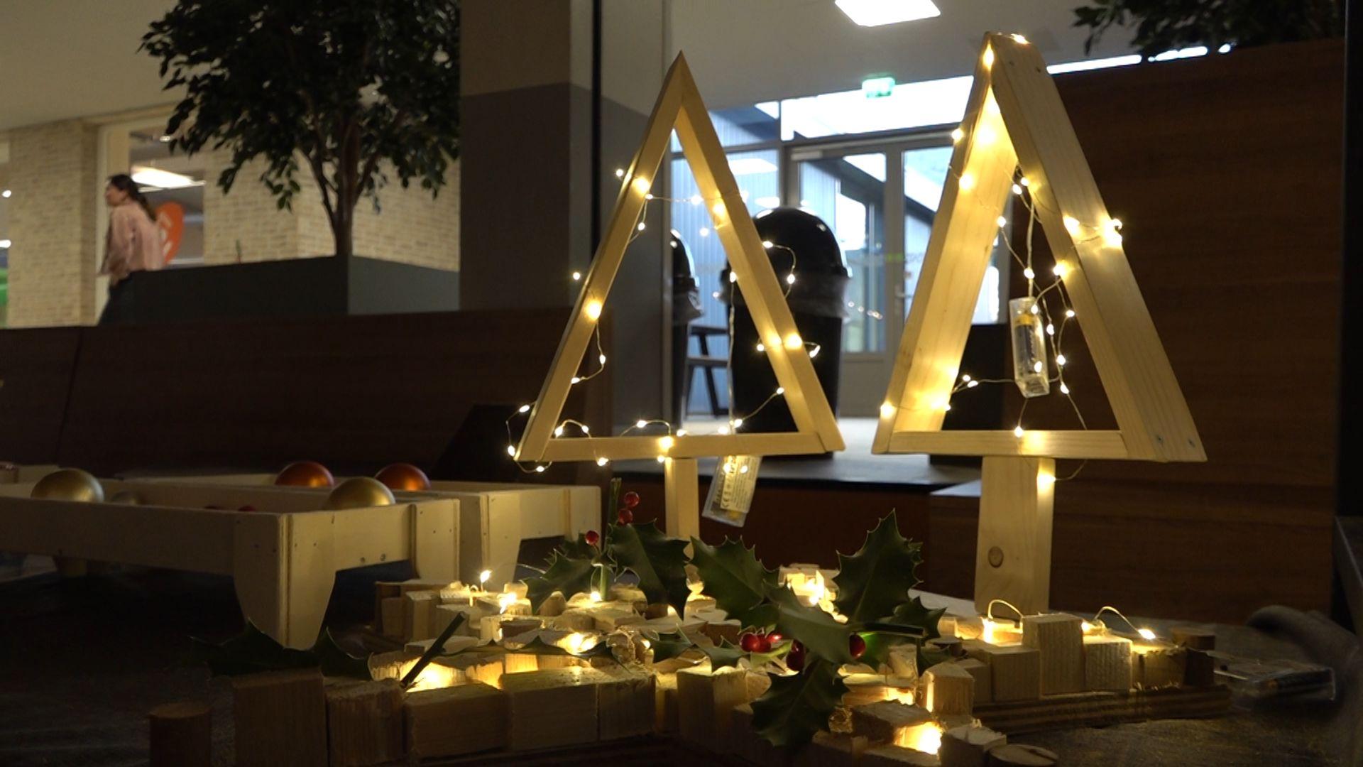 Leerlingen Esdal College Klazienaveen organiseren kerstmarkt voor het goede doel