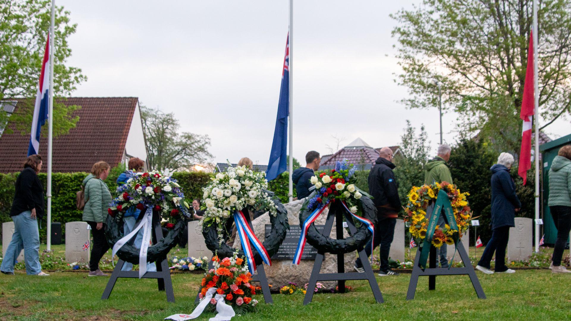 In Beeld: Dodenherdenking in Zuidoost- Drenthe