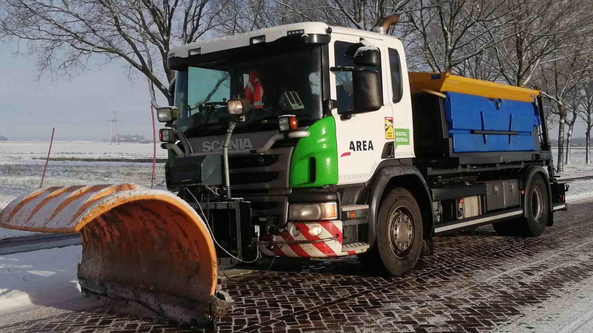 Geen afvalinzameling door sneeuw: milieustraten in Zweeloo en Emmen wel open