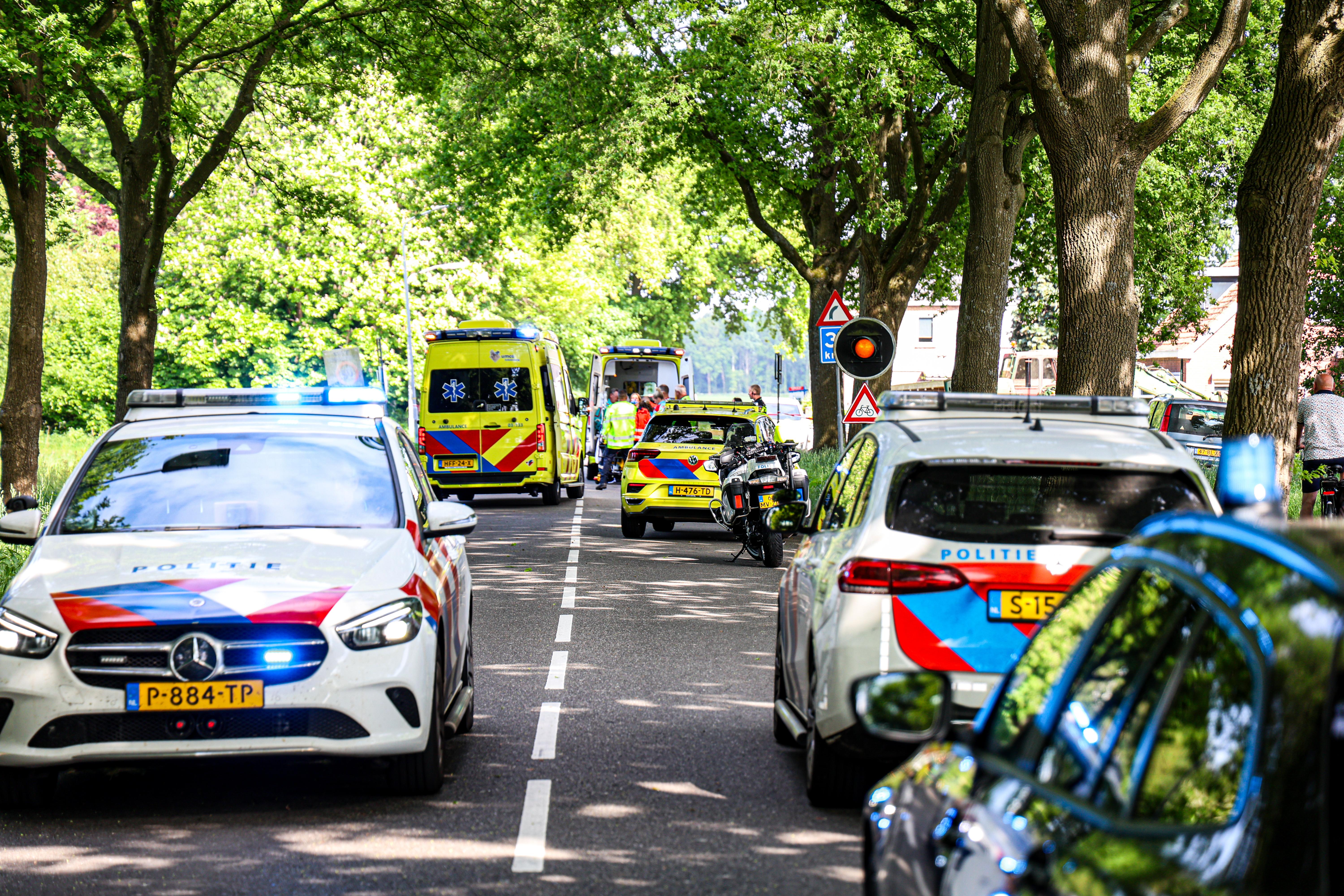 Ernstig ongeval tussen auto en fietser in Klazienaveen