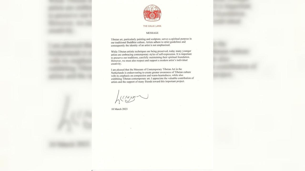 Zegeningen van Dalai Lama voor het museum in Emmen