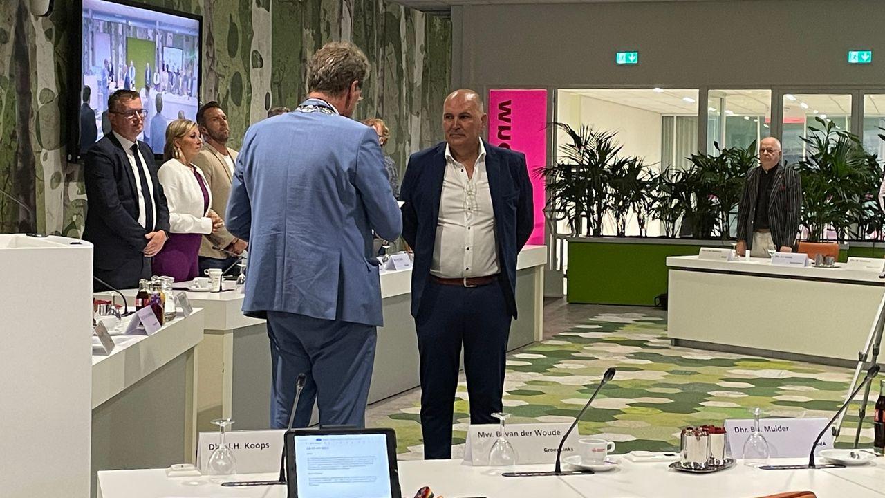Albert Jan Jakobs wordt door burgemeester Eric van Oosterhout benoemt tot wethouder