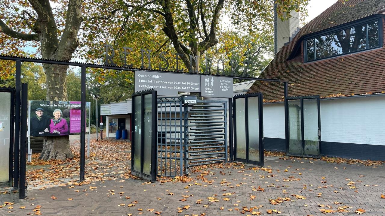 De ingang van de oude dierentuin